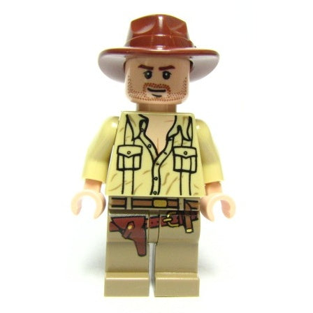 iaj020 Indiana Jones - Tan Open Collar Shirt, Reddish Brown Fedora, Closed Mouth Lopsided Grin