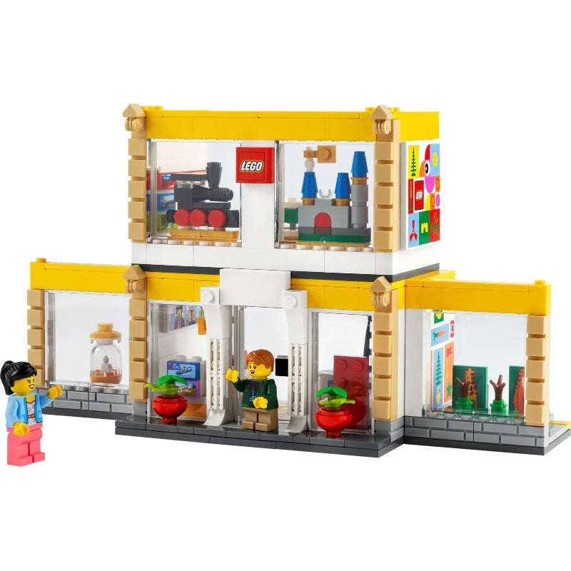 40574 LEGO Brand Store (Pre-Owned)
