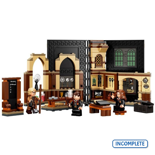76397 Hogwarts Moment: Defence Against the Dark Arts Class (Incomplete Pre-Owned, Read Details)