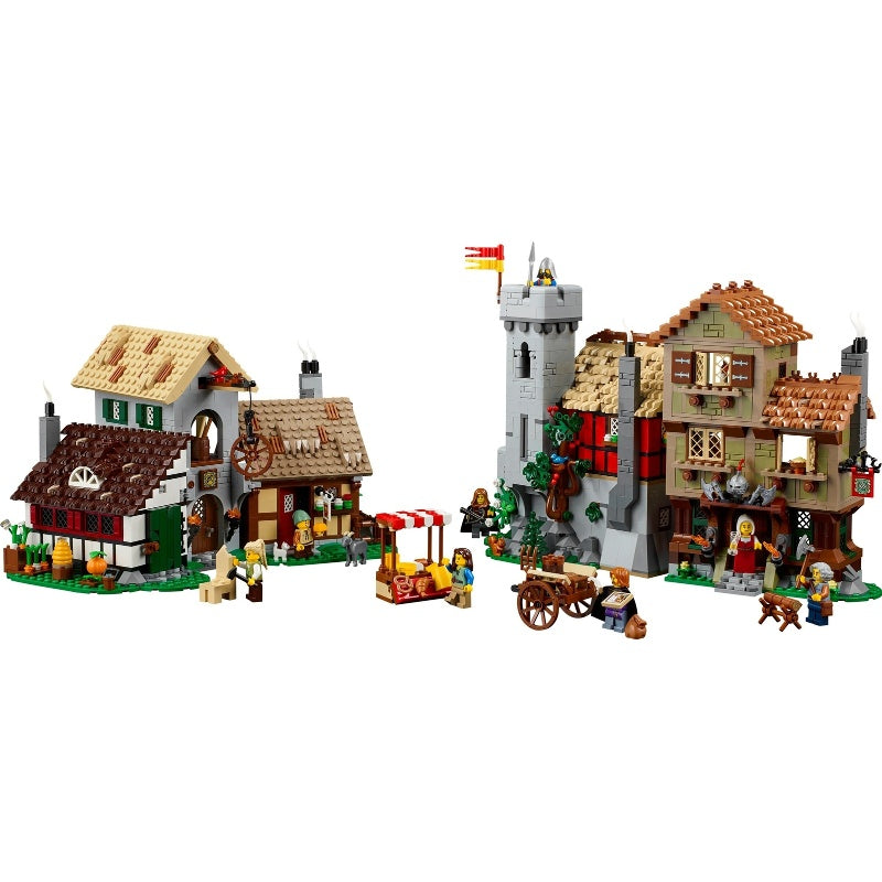10332 Medieval Town Square (Pre-Owned)