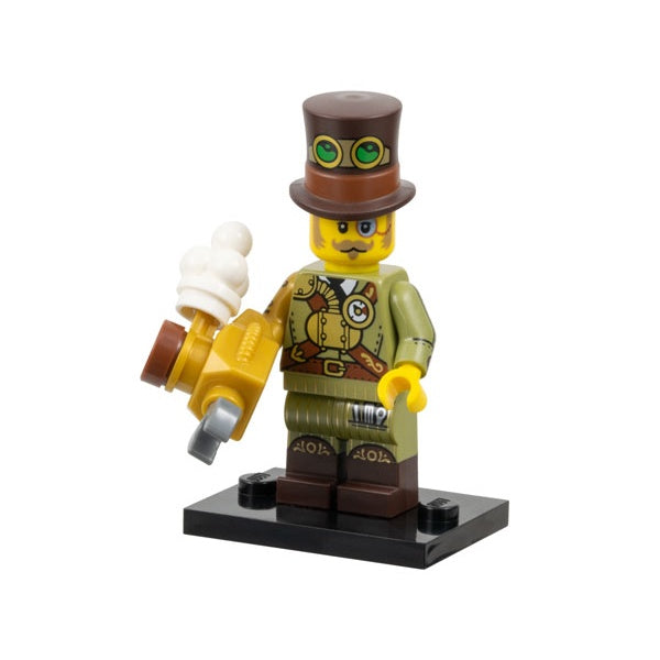 col27-12 Steampunk Inventor