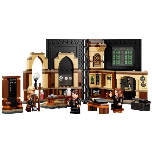 76397 Hogwarts Moment: Defence Against the Dark Arts Class (Pre-Owned)
