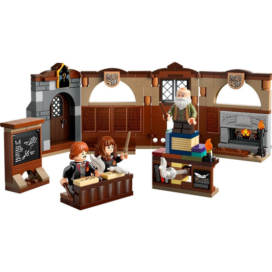 76442 Hogwarts Castle: Charms Class (Pre-Owned)
