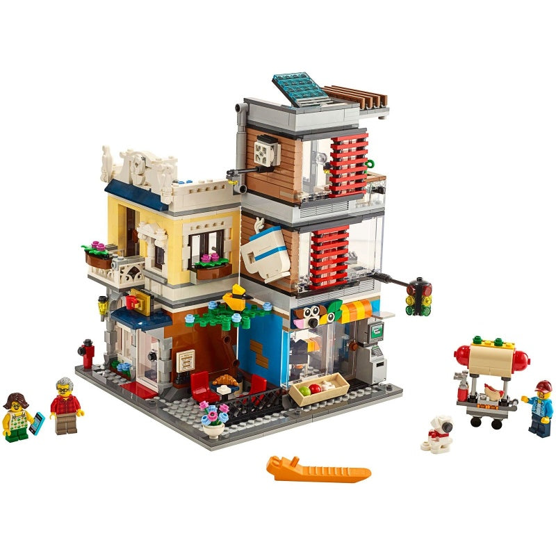 31097 Townhouse Pet Shop & Café {Cafe} (Pre-Owned)