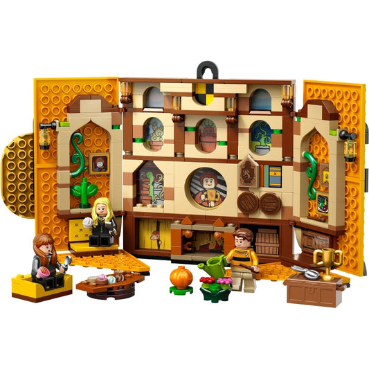 76412 Hufflepuff House Banner (Retired New-In-Box)