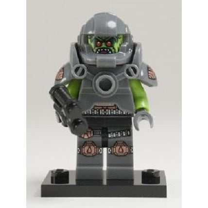 col09-11 Alien Avenger