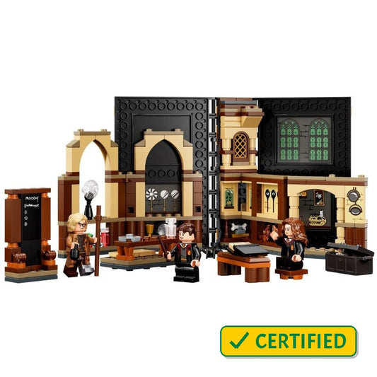 76397 Hogwarts Moment: Defence Against the Dark Arts Class (Certified Pre-Owned)